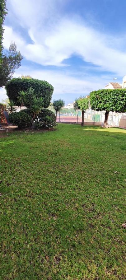Parque Aromatico Con Dos Piscinas Torrevieja Exterior foto